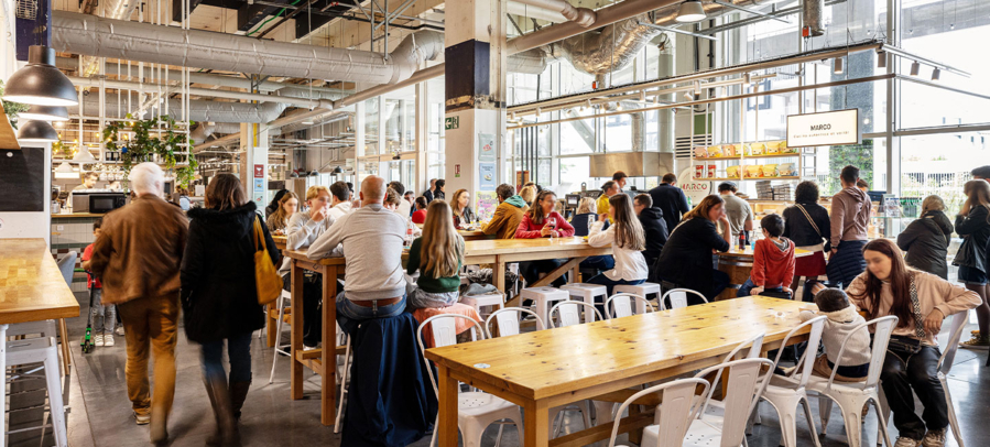 food court les halles de la maillerie à villeneuve d'ascq rue jean jaures